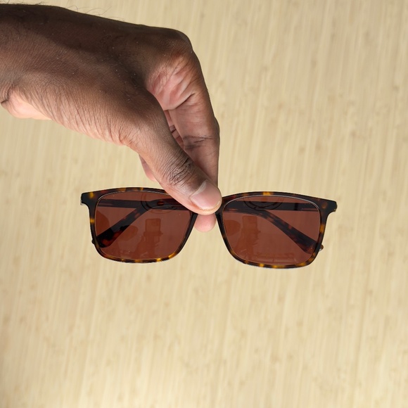 Like New: MITCHUM  UV Sunglasses - Picture 1 of 3